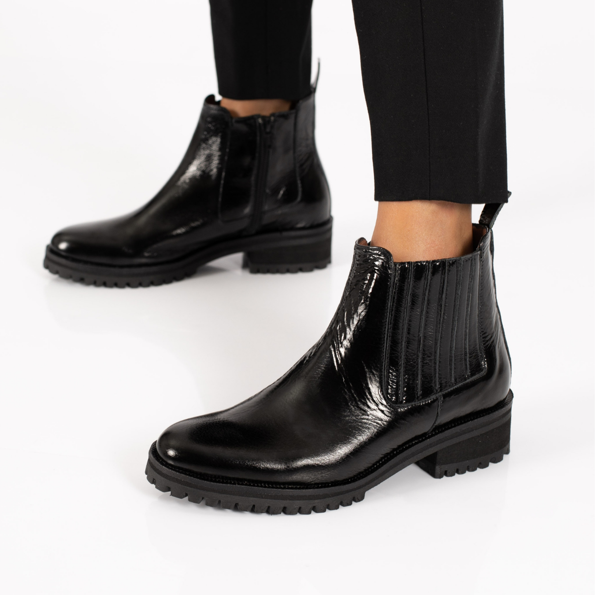 BOTINETA LANSING NEGRA CHAROL