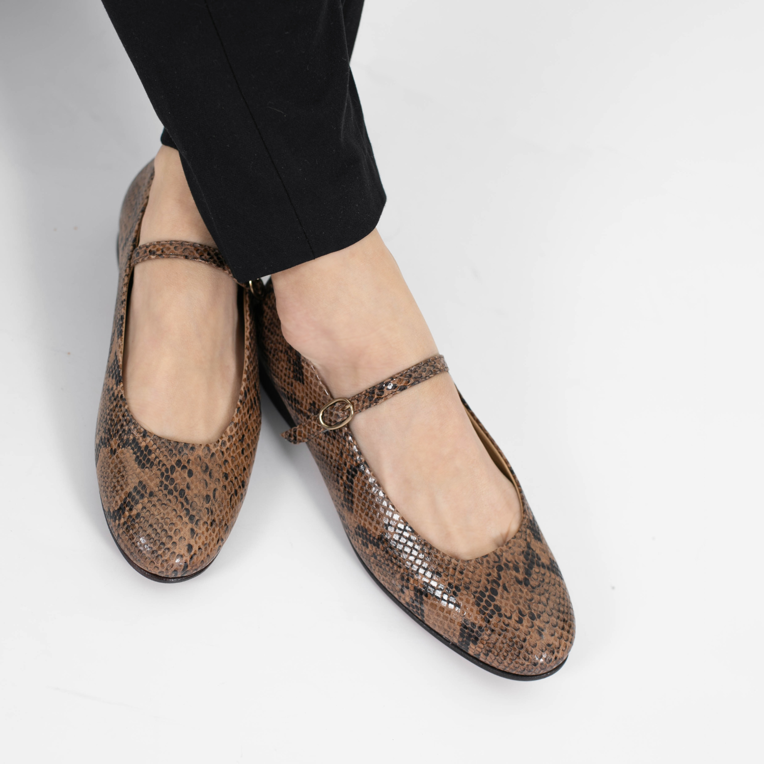 CHATITA LIRIO MARRON CROCO