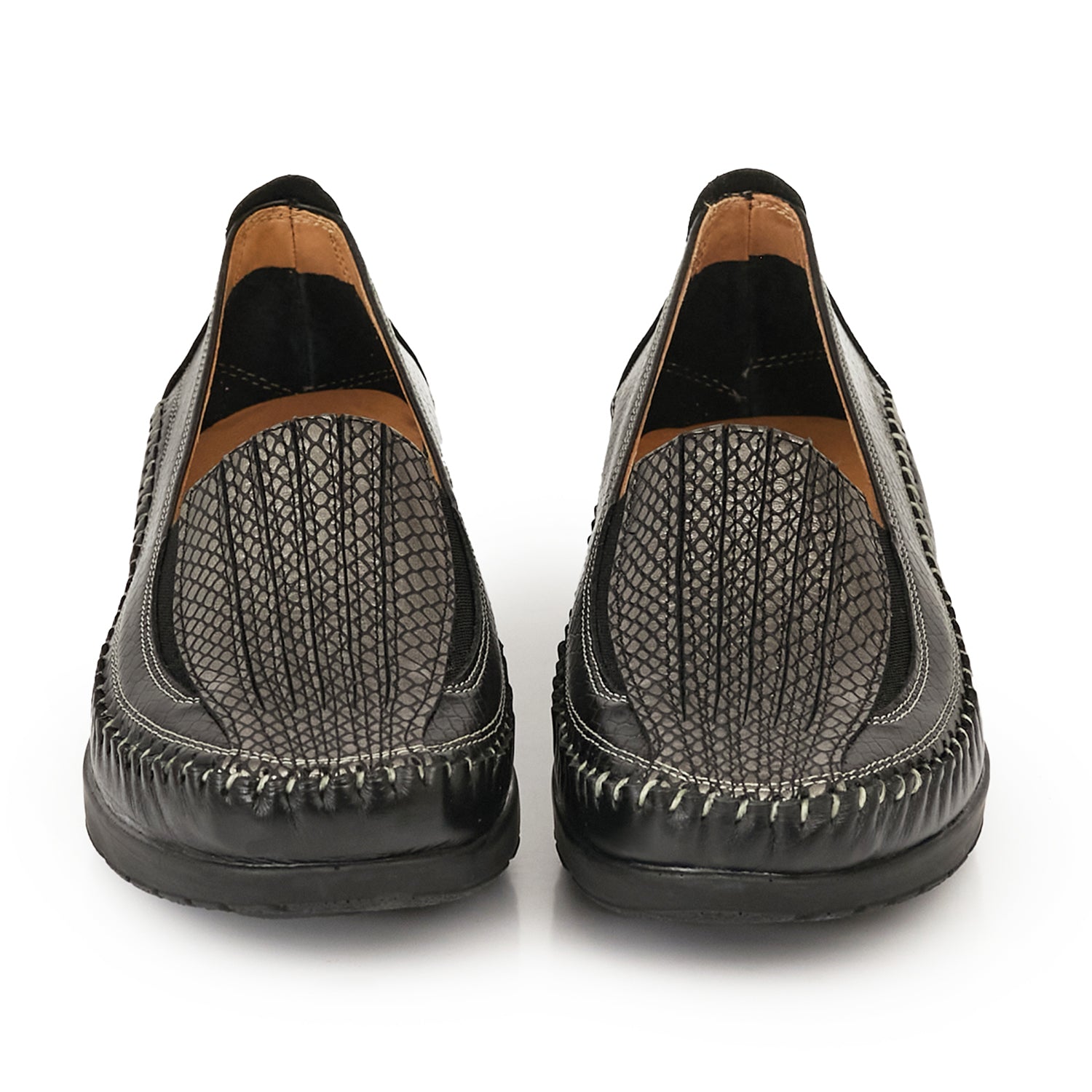 MOCASIN LUQUE NEGRO Y PELTRE