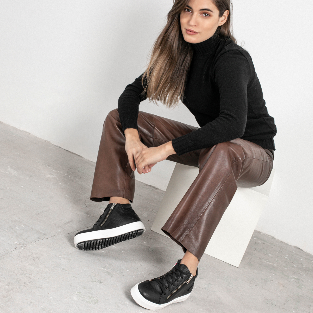 ZAPATILLA CALIFORNIA NEGRA