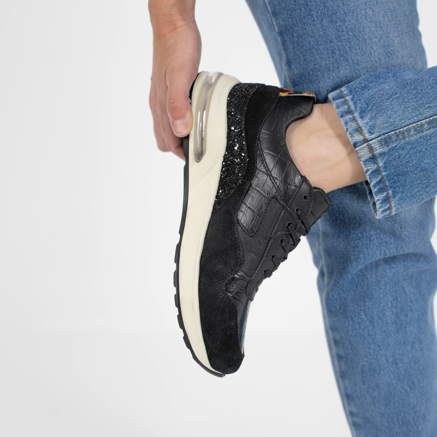 ZAPATILLA AVENIL NEGRA