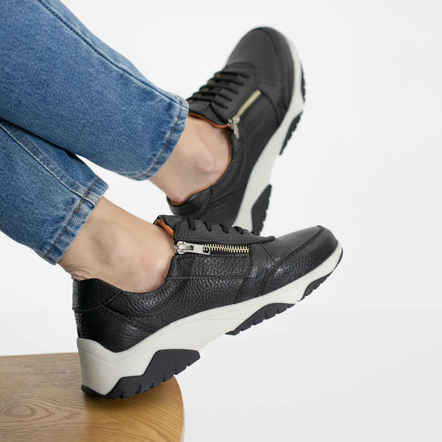 ZAPATILLA ANNETTE NEGRA