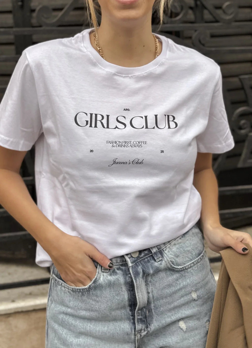 Remera ARG NEGRA (corte básico)